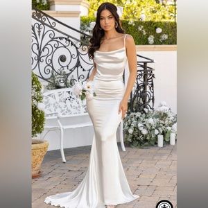 Club L London’s Eternity wedding dress